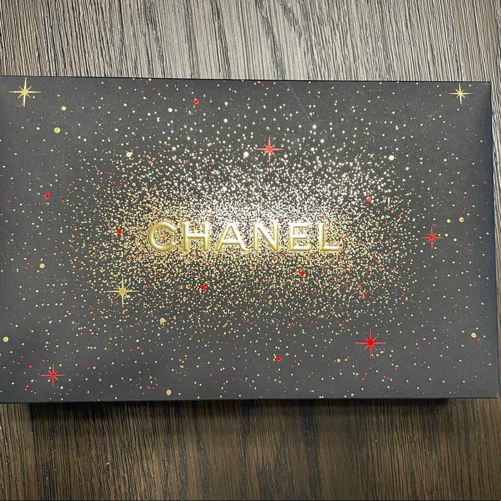 Chanel 2021 cosmetic bag